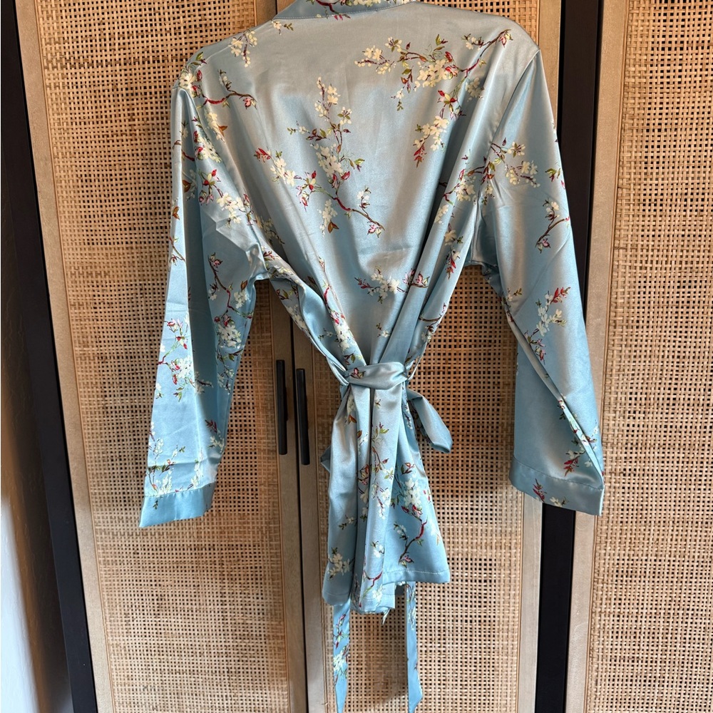 Blue Floral Tie-Front Robe with Ruffled Details - Picture 2 of 9